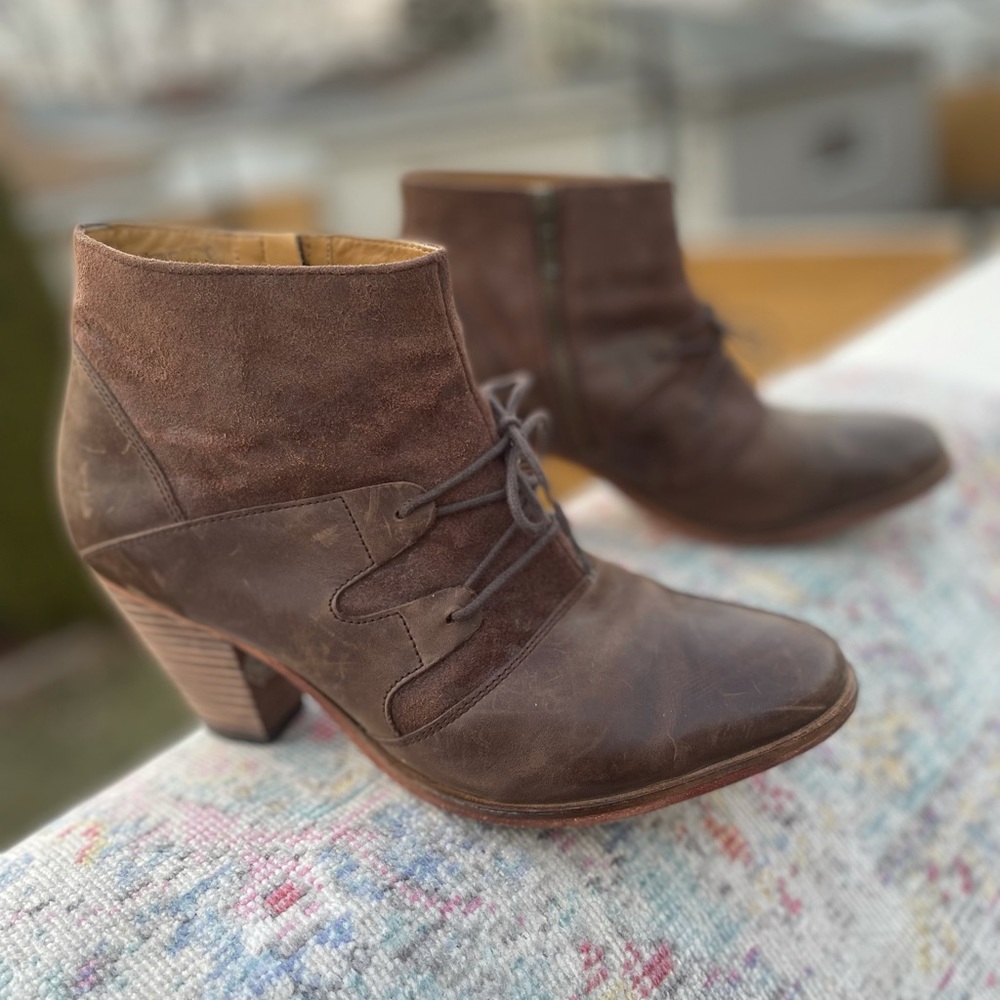 J SHOES Anthropologie. Boots Size 40.5 US 10